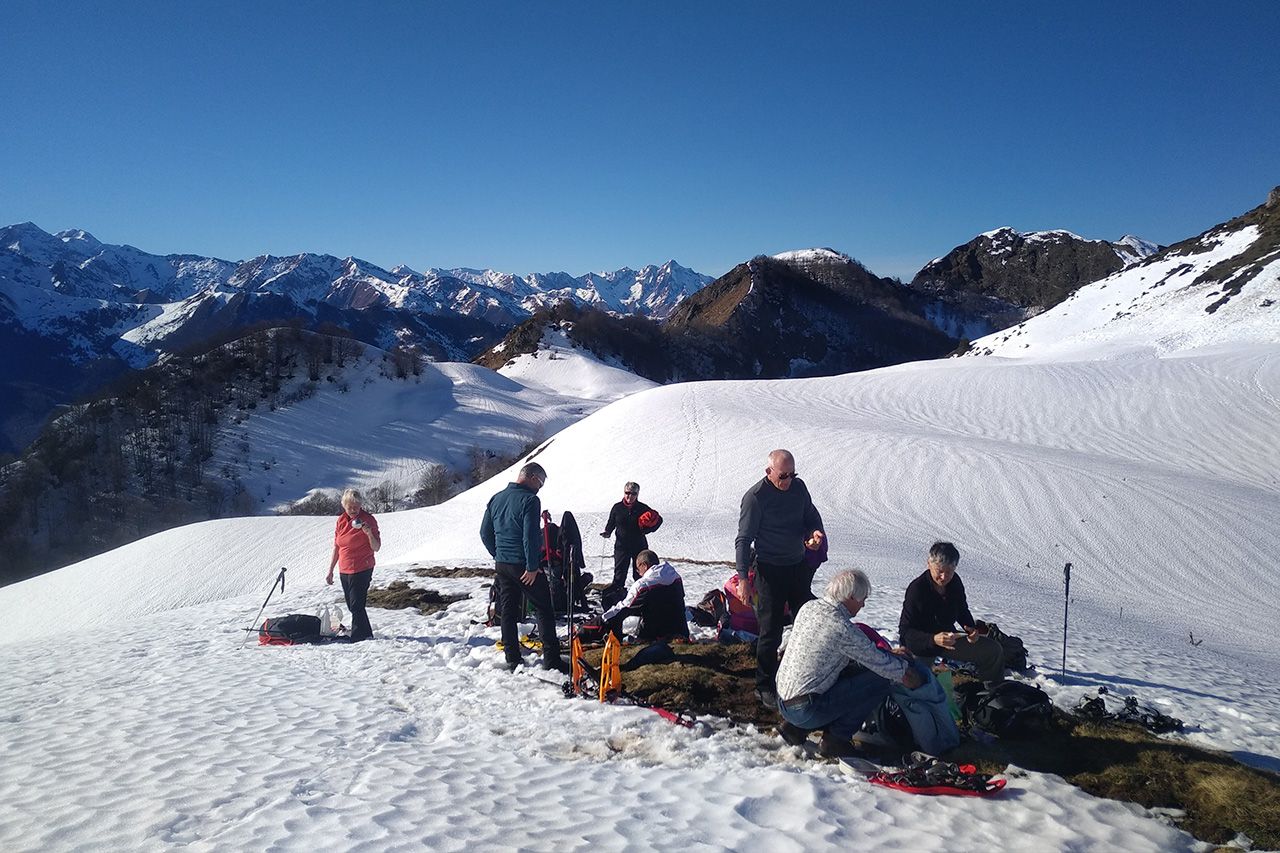 Organisation de journée de randonnées en raquettes à neige dans les Pyrénées